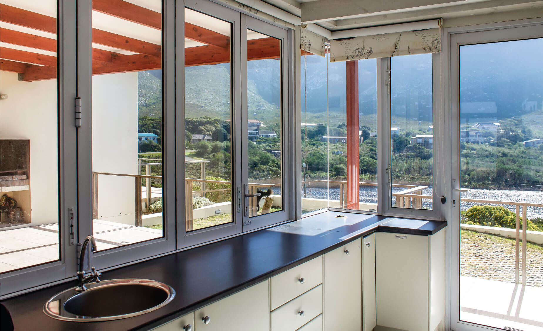 Alistair-Drummond-Architect_WoodHillCombo8